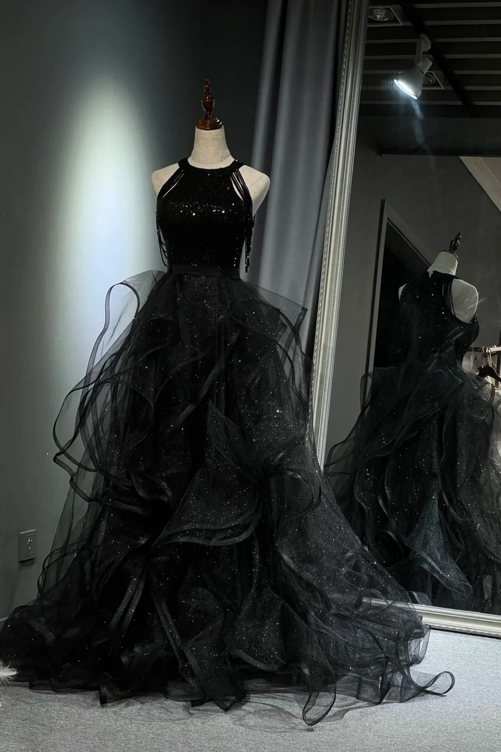 Robe de bal longue noire brillante NV6624