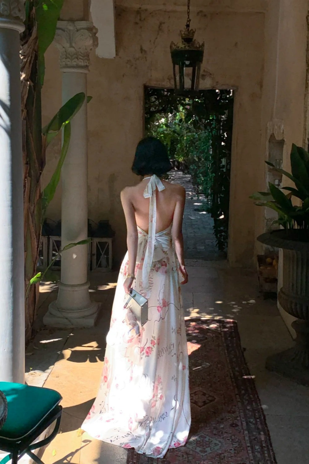 Robe longue dos nu imprimée roses de jardin français, style féerique NV6403