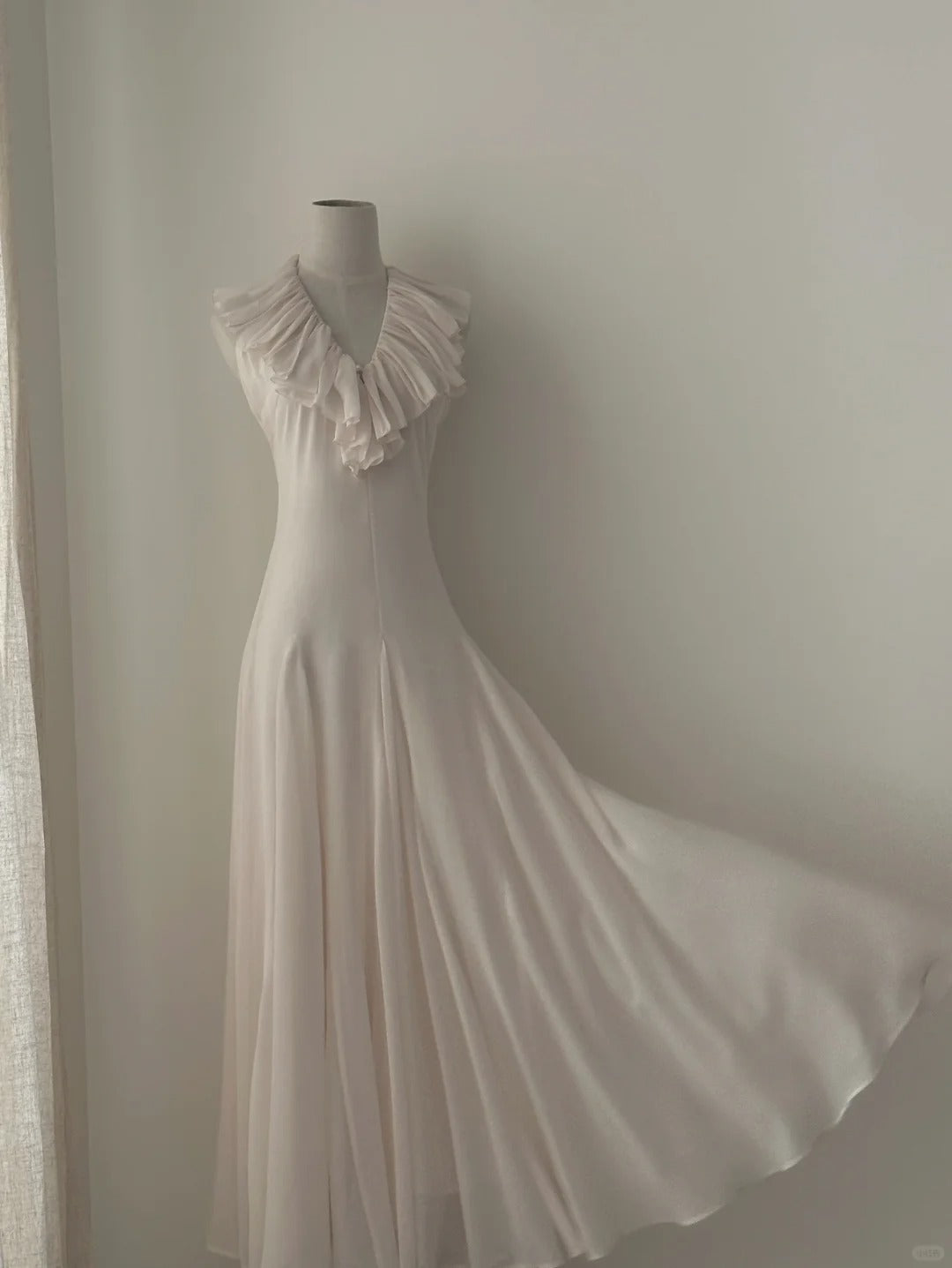 White Elegant Vintage Fashion Romantic Long Floor Length Chiffon Ball Gown Evening Dress Birthday/Vacation/Wedding Guest Party Dress Prom Dress nv4072