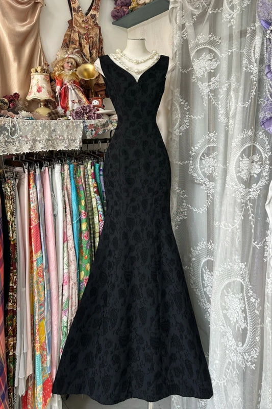Robe sirène noire à motifs : col en V, sans manches, brocart rétro, style élégant pour banquet NV6399
