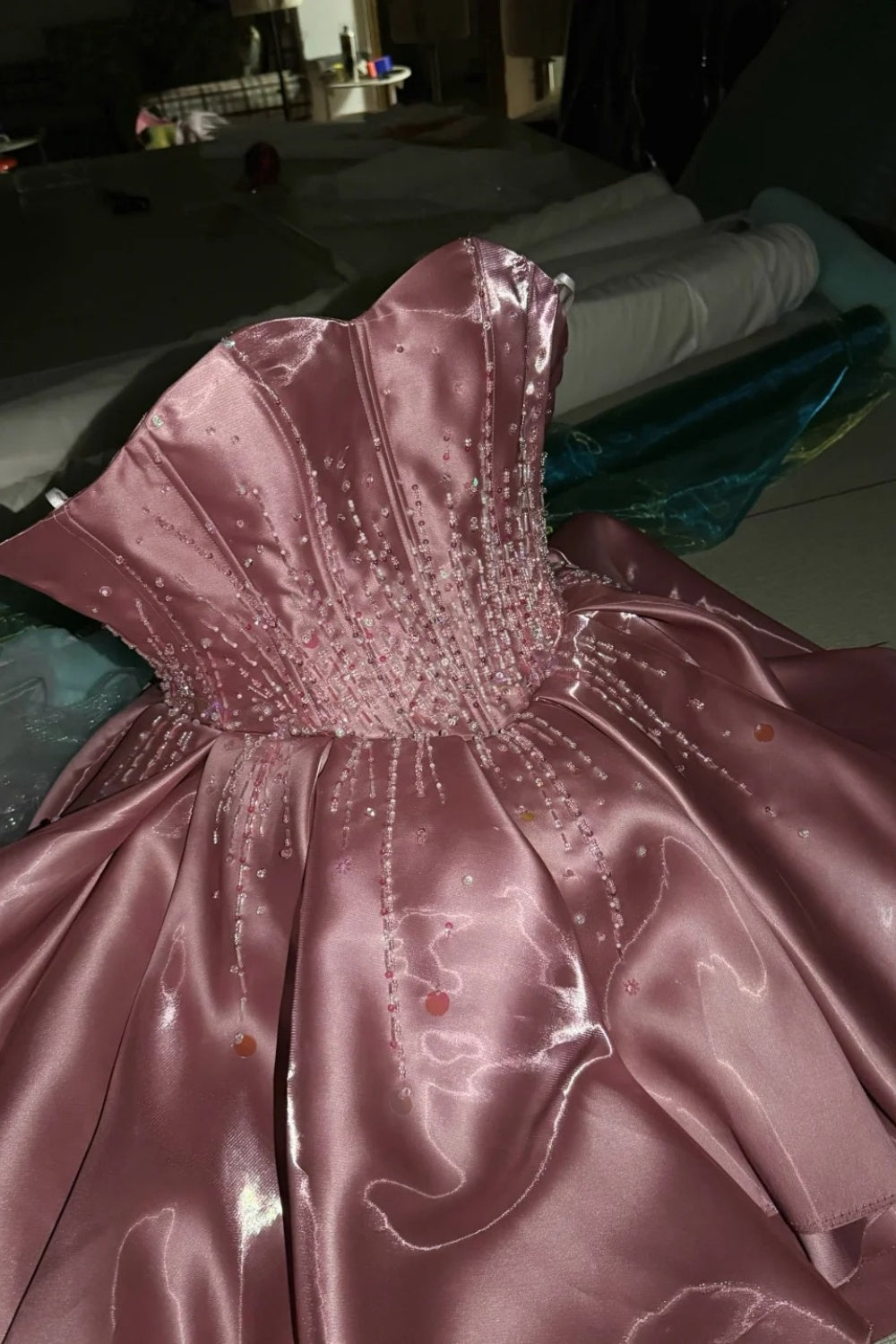 Robe de soirée raffinée et élégante, modèle NV6722