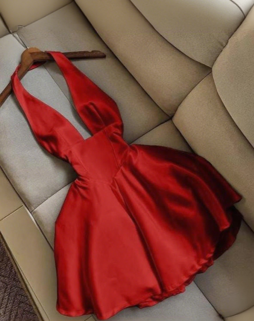 Robe de gala réservée ! Robe rouge dos nu bouffante, projecteur intégré NV6759