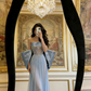 Robe longue de soirée/tapis rouge/rendez-vous bleu clair sans bretelles, ornée de cristaux et dotée d'une épaulette 3D et d'une traîne drapée (NV6817)