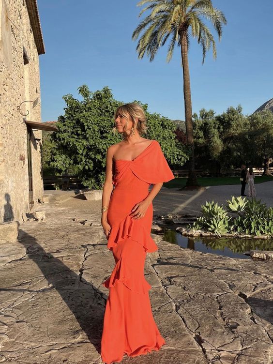 Elegantes, korallen-orangefarbenes, einschultriges, gerüschtes, langes Ballkleid, Abendkleid für Hochzeitsgäste mit gerüschtem Saum, NV2648