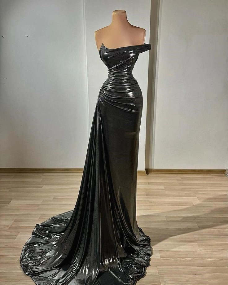 Robe longue NiceVestidos - Satin noir scintillant asymétrique à une épaule, coupe ajustée, traîne NV6220