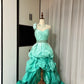 Robe de soirée sirène vert menthe ombré à une épaule, traîne à volants et ceinture en strass NV6866