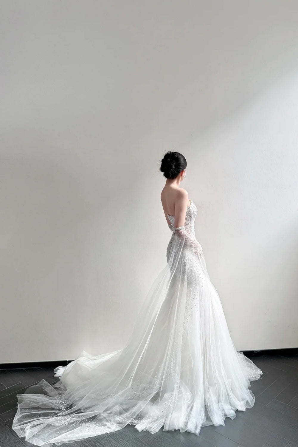 Robe de mariée longue sirène en cristal et coquillage NV6655