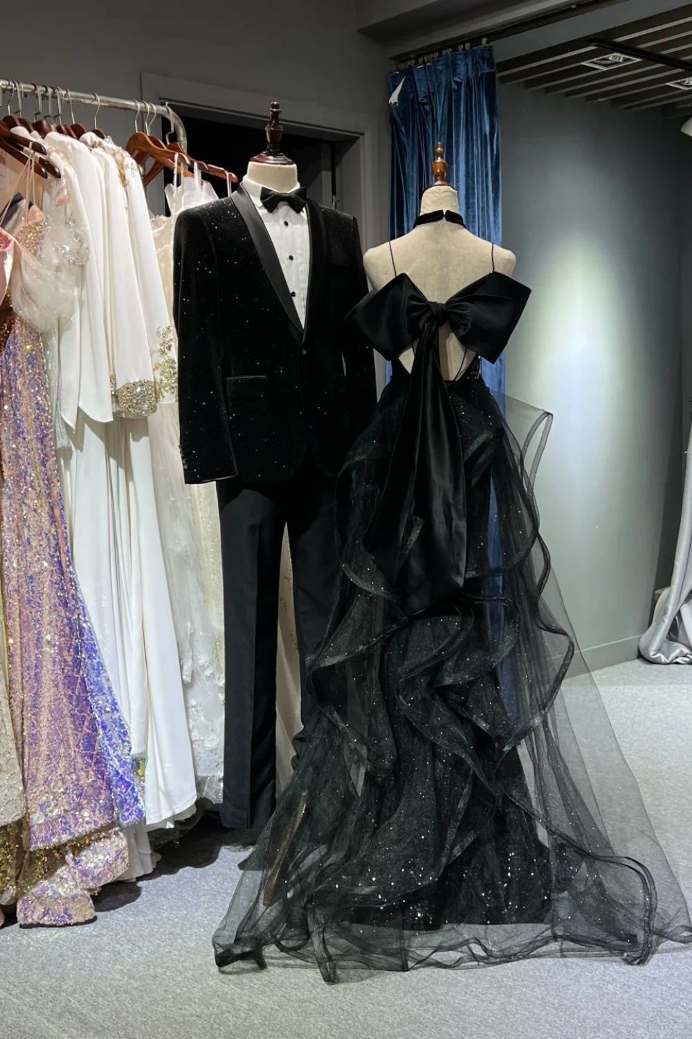 Robe de bal longue en tulle noir brillant NV6627