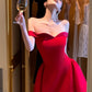 Robe courte rouge vif à épaules dénudées : taille en satin, jupe bouffante, robe de soirée idéale pour un banquet NV6408