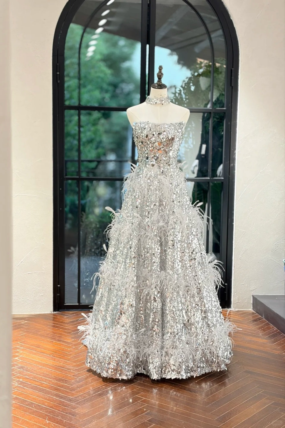 Robe de bal longue sans bretelles argentée à paillettes et diamants, style scintillant étoilé - Robe spectaculaire pour dîner et remise de prix NV6358