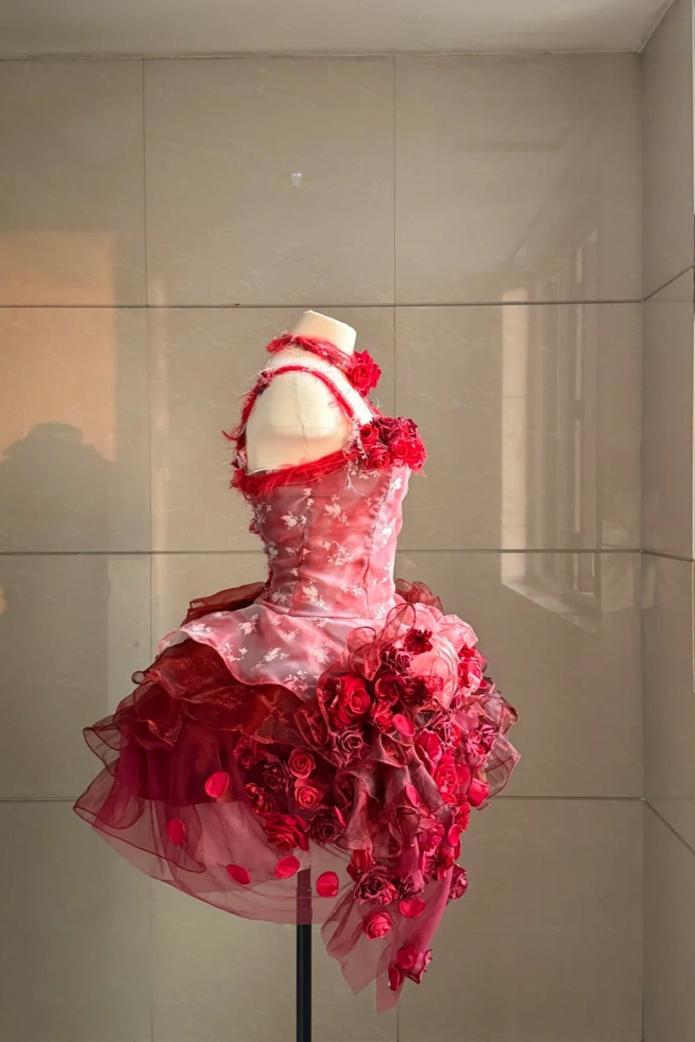Robe de bal mini à fleurs 3D dégradées, rose rouge cascade NV6568
