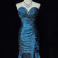 Robe sirène bleue bustier froncée avec reflets satinés et broche bijou NV6871