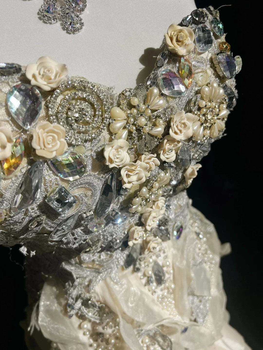 Robe de soirée longue, luxueuse et somptueuse, ornée de perles exquises (NV6576)