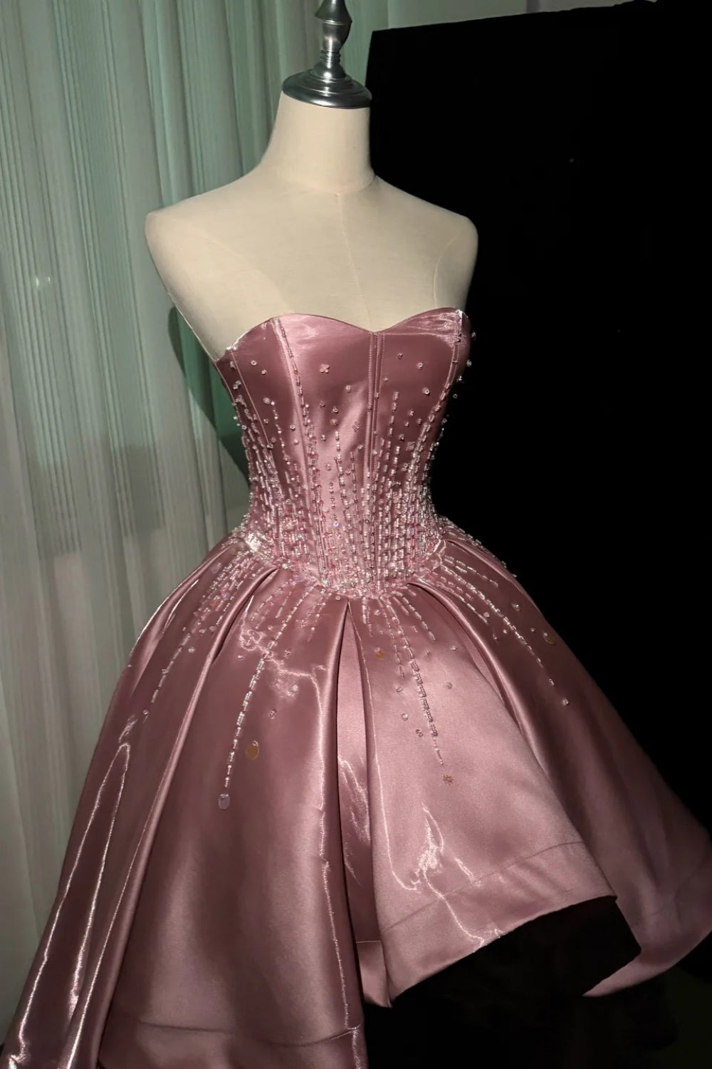Robe de soirée raffinée et élégante, modèle NV6722