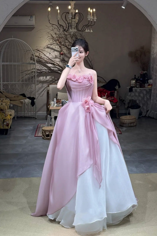Robe bustier sans manches Sweet Element Style | Robe longue de bal en tulle rose et blanc à panneaux et fleurs 3D pour fiançailles, dîner de gala ou garden-party de luxe NV6273