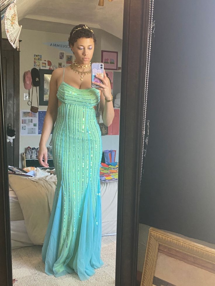 Green Gorgeous Shiny Fashion V-neck Exquisite Beading Pretty Mermaid Floor-length Tulle Ball Gown Evening Gown Party Dress nv3619