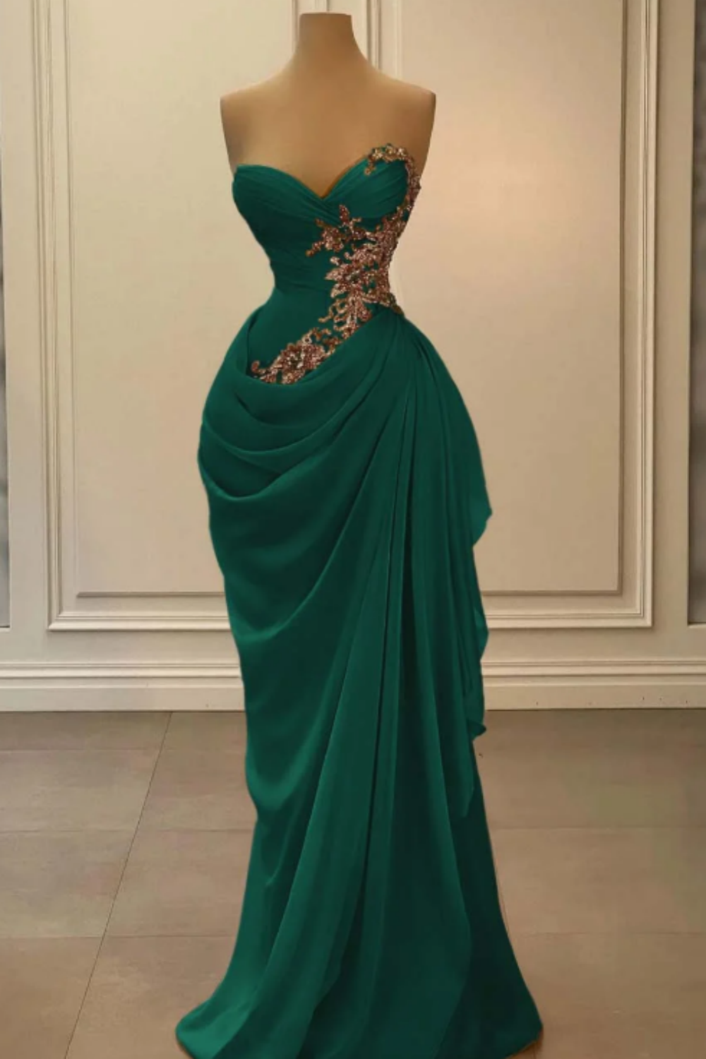 Robe longue en velours bordeaux ornée de délicates perles NV6687