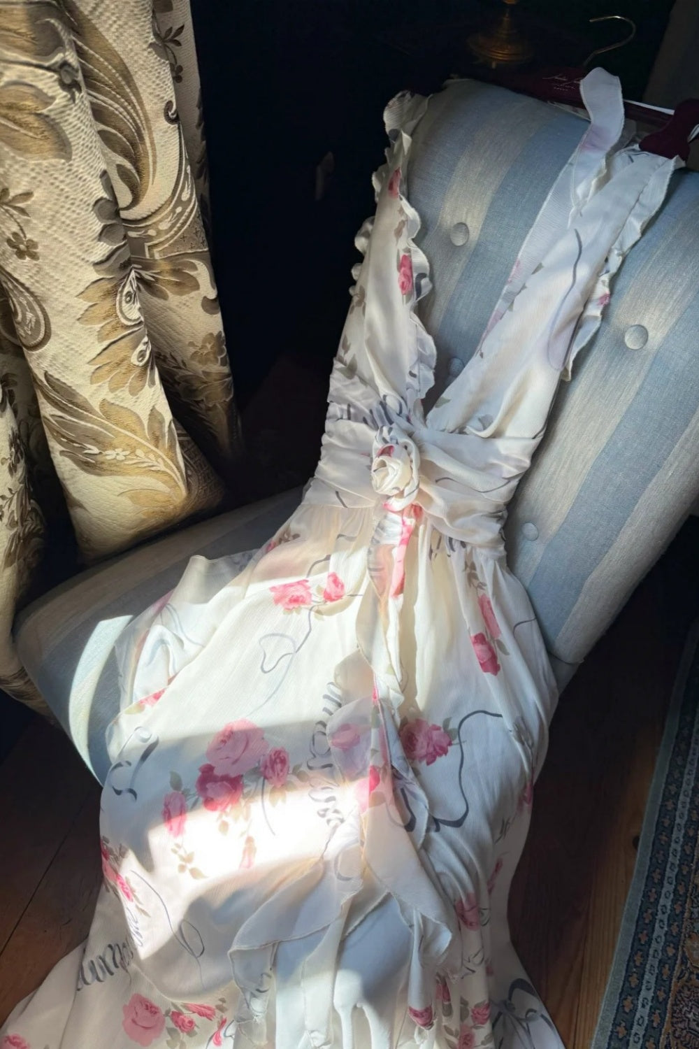 Robe longue dos nu imprimée roses de jardin français, style féerique NV6403