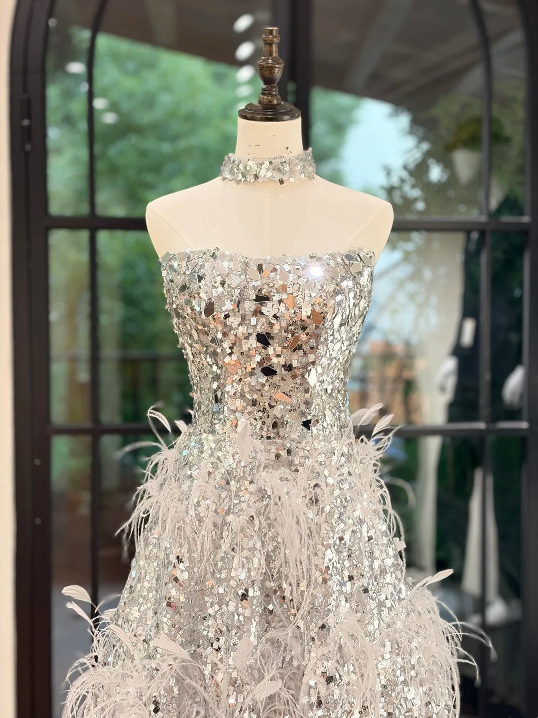 Robe de bal longue sans bretelles argentée à paillettes et diamants, style scintillant étoilé - Robe spectaculaire pour dîner et remise de prix NV6358