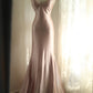 Robe de soirée sirène élégante en satin rose poudré, dos nu plongeant, laçage et décolleté en V profond, NV6855
