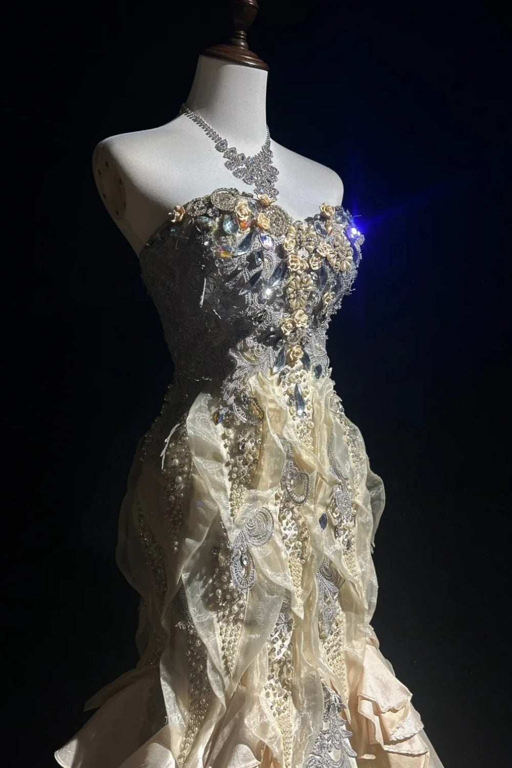 Robe de soirée longue, luxueuse et somptueuse, ornée de perles exquises (NV6576)