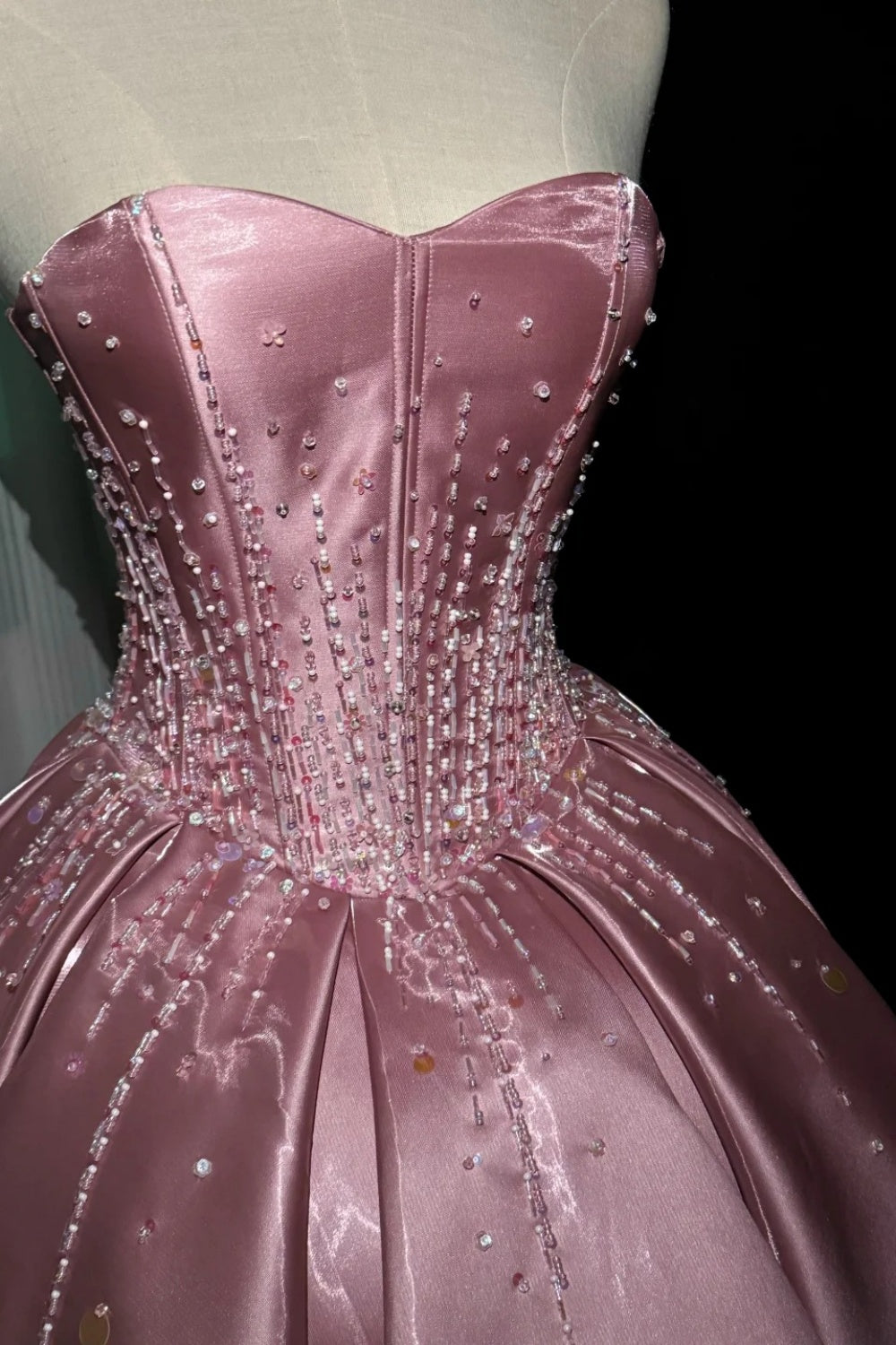 Robe de soirée raffinée et élégante, modèle NV6722