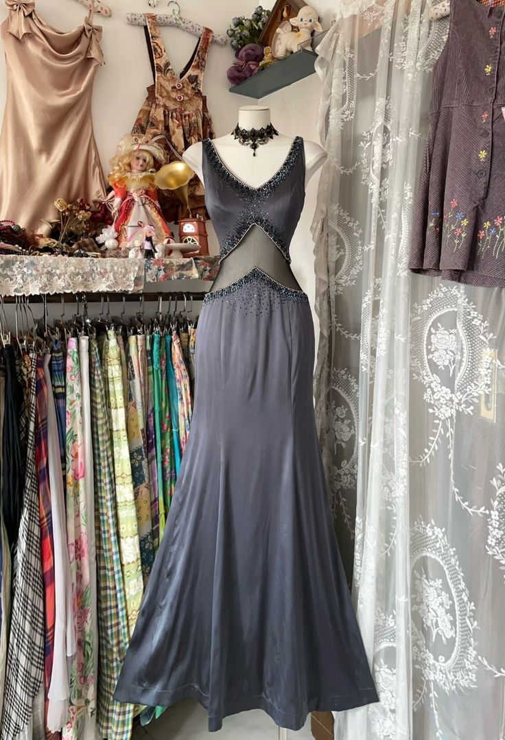 Gray Vintage Elegant Fashion Exquisite Beaded Halter Long Floor Length Mermaid Slim Fit Satin Evening Gown Prom Dress Ball Gown Party Dress nv3912