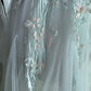 Robe de soirée longue en mousseline de soie à motif floral délicat et féerique NV6604