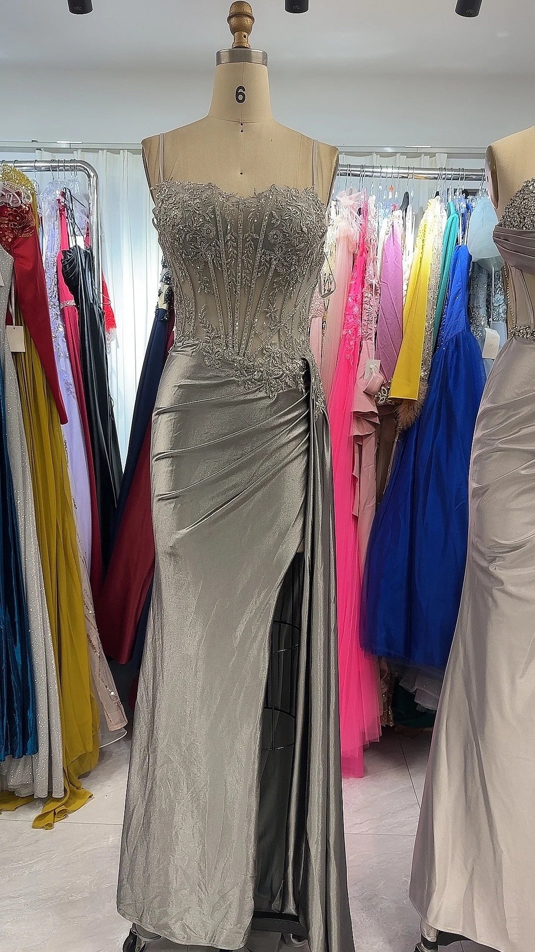 Nouvelle robe de bal longue en satin, élégante et tendance, NV6632