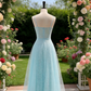Robe bustier en mousseline de soie bleu glacier à fines bretelles scintillantes et dentelle bleu glacier NV6787