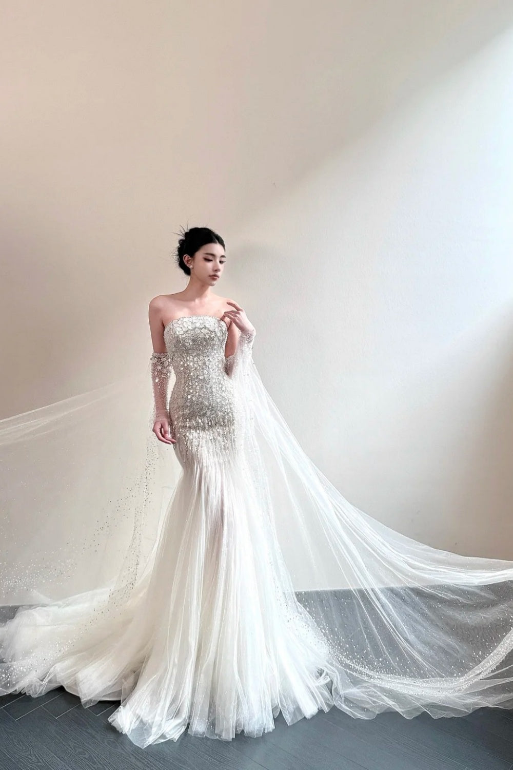 Robe de mariée longue sirène en cristal et coquillage NV6655