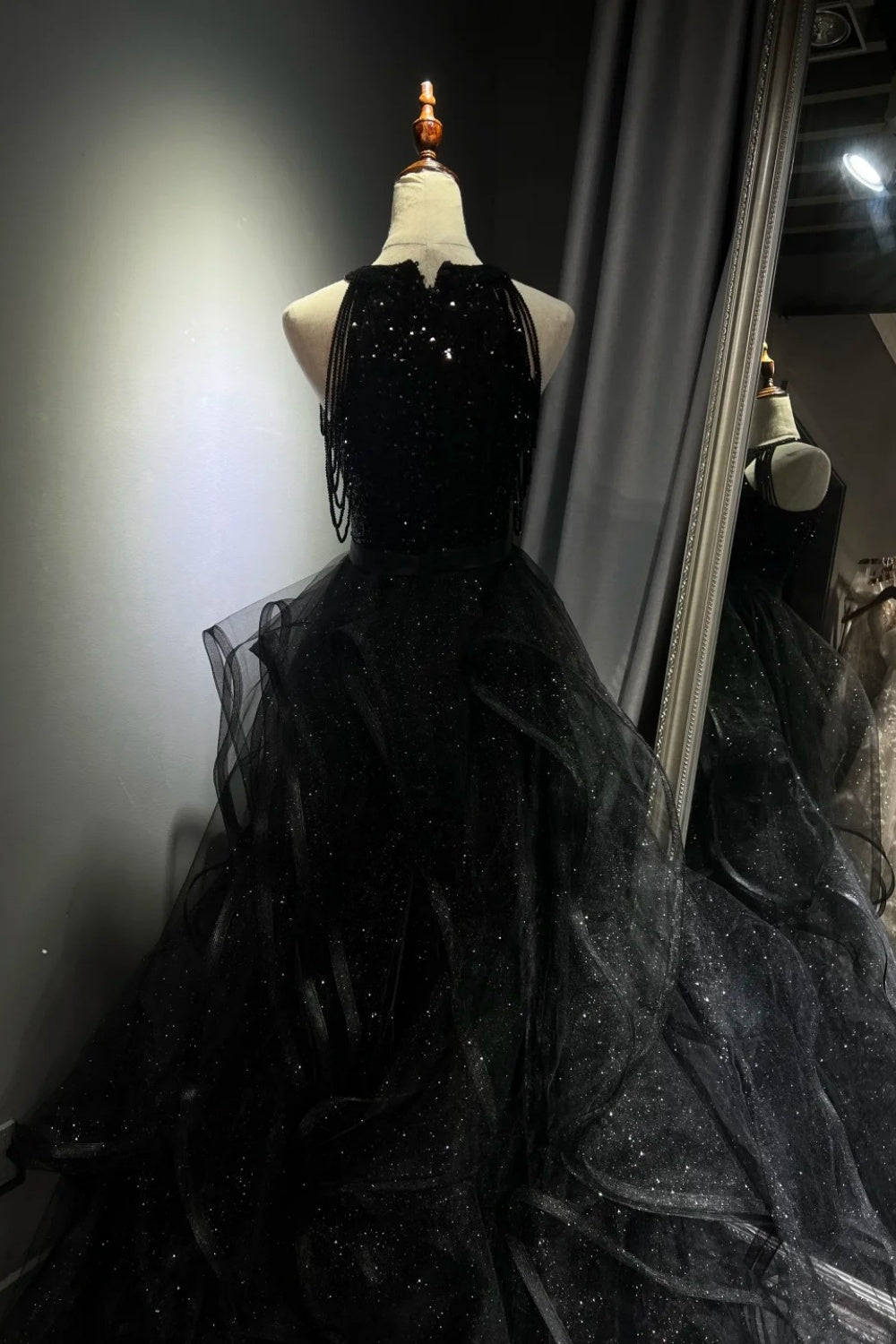 Robe de bal longue noire brillante NV6624