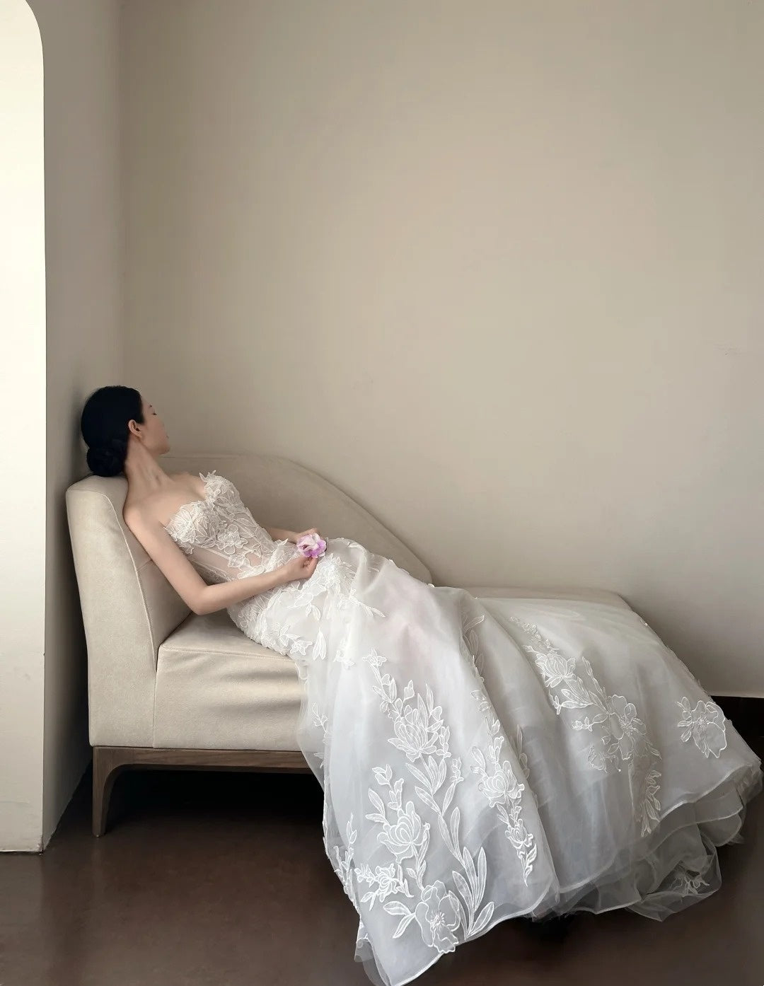 White Veil Flower Garden Strapless Embroidery Train Wedding Dress NV6573