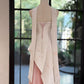 Robe de mariée chinoise moderne rose et blanche contrastée, sans bretelles, avec traîne plissée et châle - Robe élégante pour fiançailles et mariage chinois NV6361
