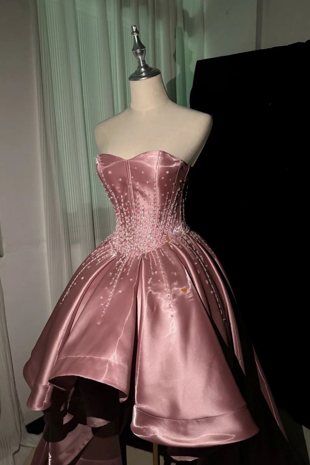 Robe de soirée raffinée et élégante, modèle NV6722