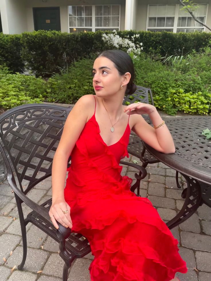 Red Stylish Elegant spaghetti strap Long Chiffon Ruffle Ball Gown Holiday Birthday Party Dress Evening Dress Prom Dress nv3955