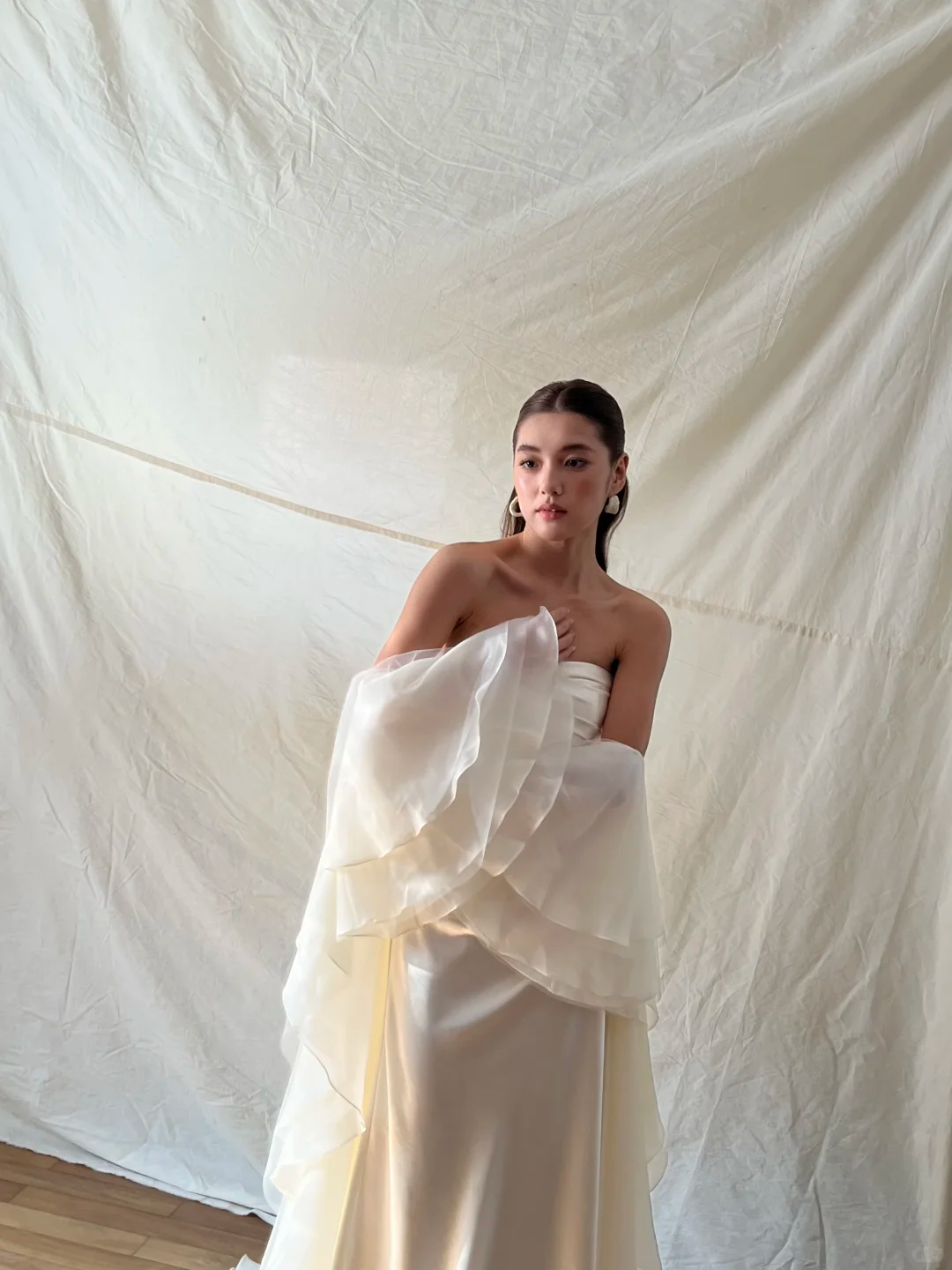 Off White Strapless Satin Mermaid Wedding Gown Detachable Tulle Flare Sleeves  NV7186