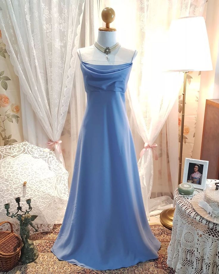 Blue Stylish Elegant Spaghetti Straps Long  Satin Ball Gown Evening Gown Party Dress Prom Gown nv4025