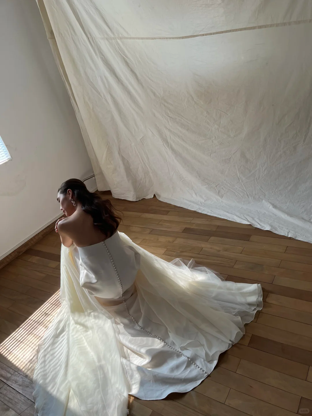 Off White Strapless Satin Mermaid Wedding Gown Detachable Tulle Flare Sleeves  NV7186