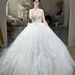 Robe de mariée bustier sans manches style princesse de rêve | Robe longue maxi en tulle blanc avec traîne et fleurs 3D pour mariage, fiançailles et dîner de gala NV6275