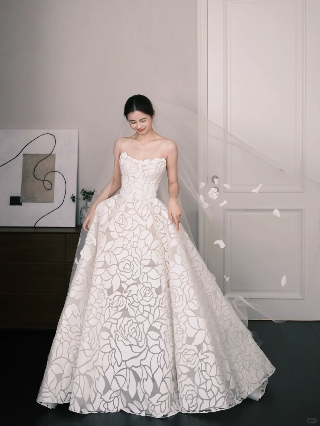 Strapless Scallop Rose Print Ballgown Wedding Dress with Train  NV7371