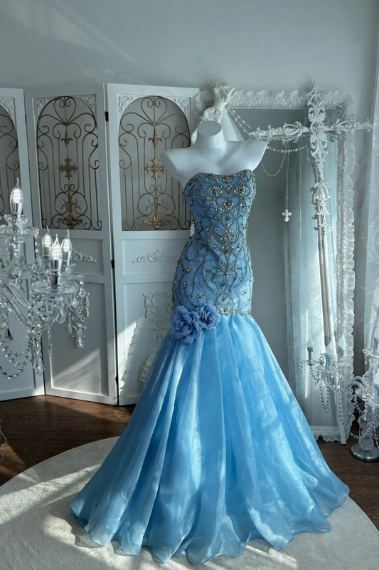Robe de soirée longue et transparente ornée de délicates broderies féeriques NV6605