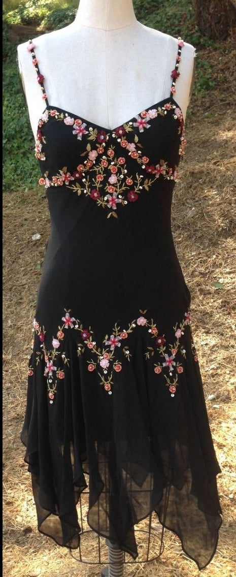 NiceVestidos - Robe de soirée courte/mi-longue à imprimé floral noir nv5461