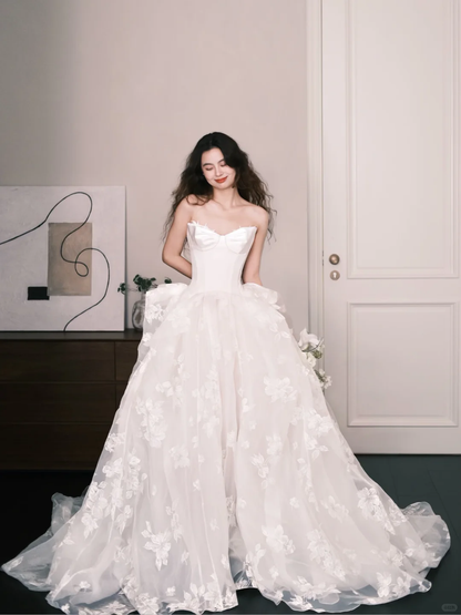 Sweetheart Strapless Boned Tulle Wedding Dress with 3D Flower Appliques  NV7373