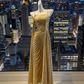 Robe longue asymétrique de luxe à fines bretelles spaghetti en tissu stretch doré scintillant - NV6786