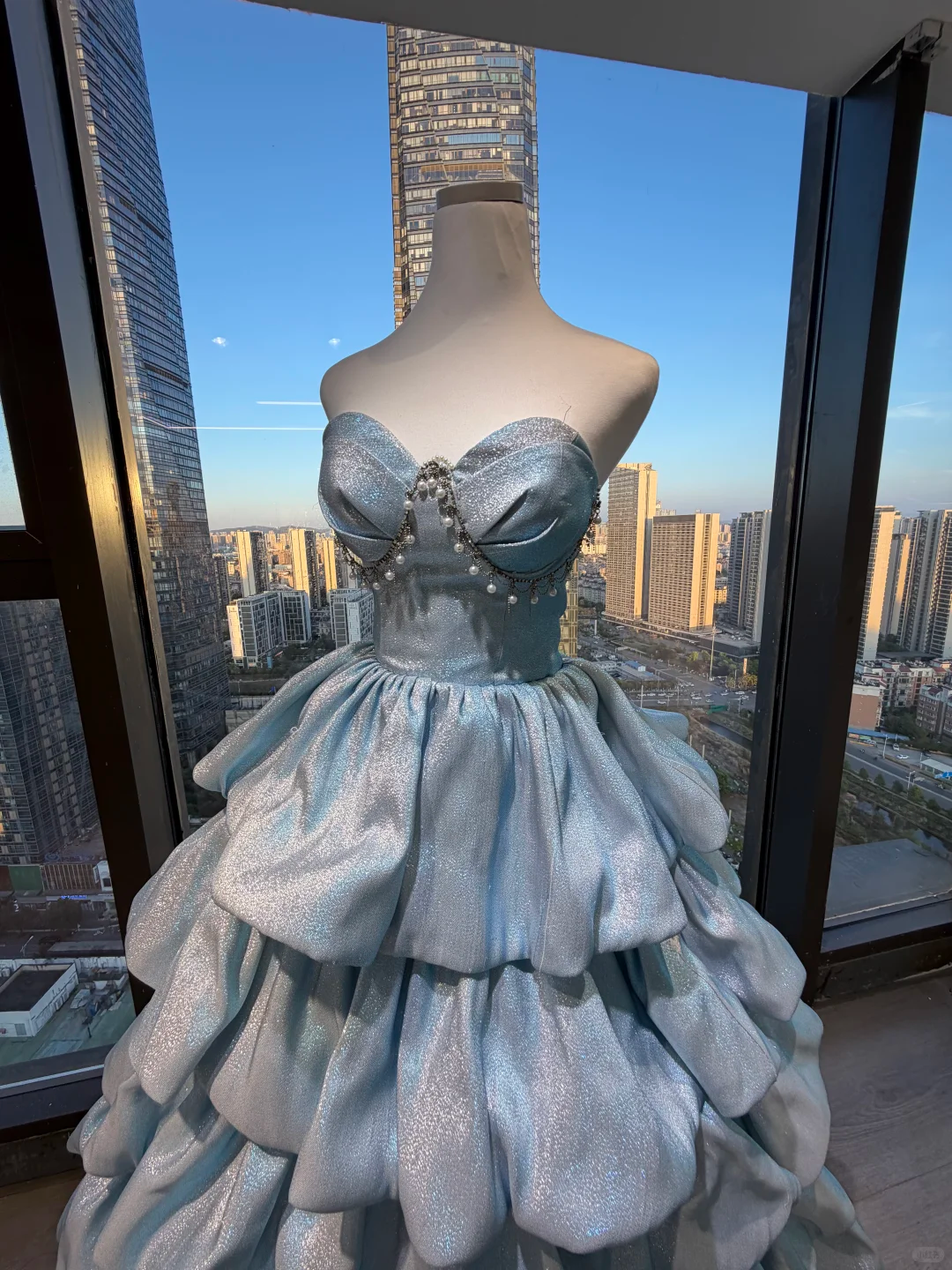Ice Blue Strapless Princess Evening Gown Sweetheart Neck Pearl Rhinestone Shiny Tiered Cake Skirt Long Prom Dress  NV7017