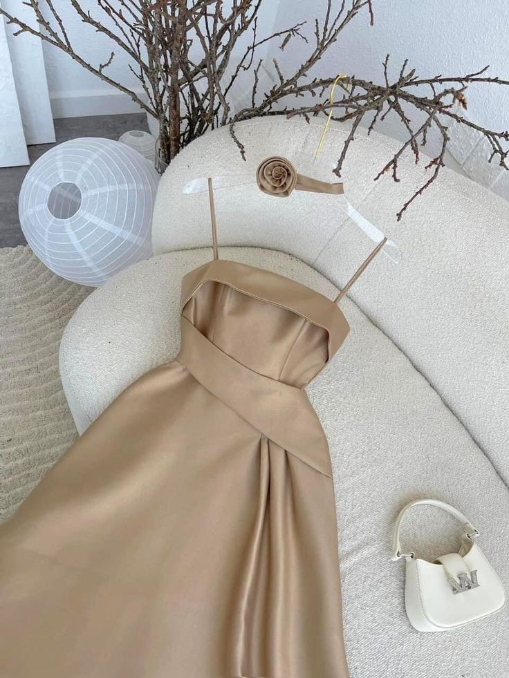 White/Champagne Spaghetti Strap Short Prom Dress Evening Dress Party Dress Homecoming Dress nv3007