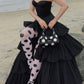 Robe de bal de luxe style palais, bretelles spaghetti et perles | Robe longue en satin noir avec traîne, idéale pour un gala, une remise de prix ou un événement mondain haut de gamme (NV6271)