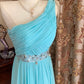 Robe de soirée bleu glacier élégante et fraîche, asymétrique, à taille froncée et traîne ornée de perles - Idéale pour un mariage ou un dîner (NV6371)