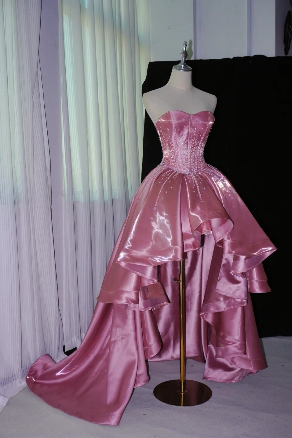 Robe de soirée raffinée et élégante, modèle NV6722